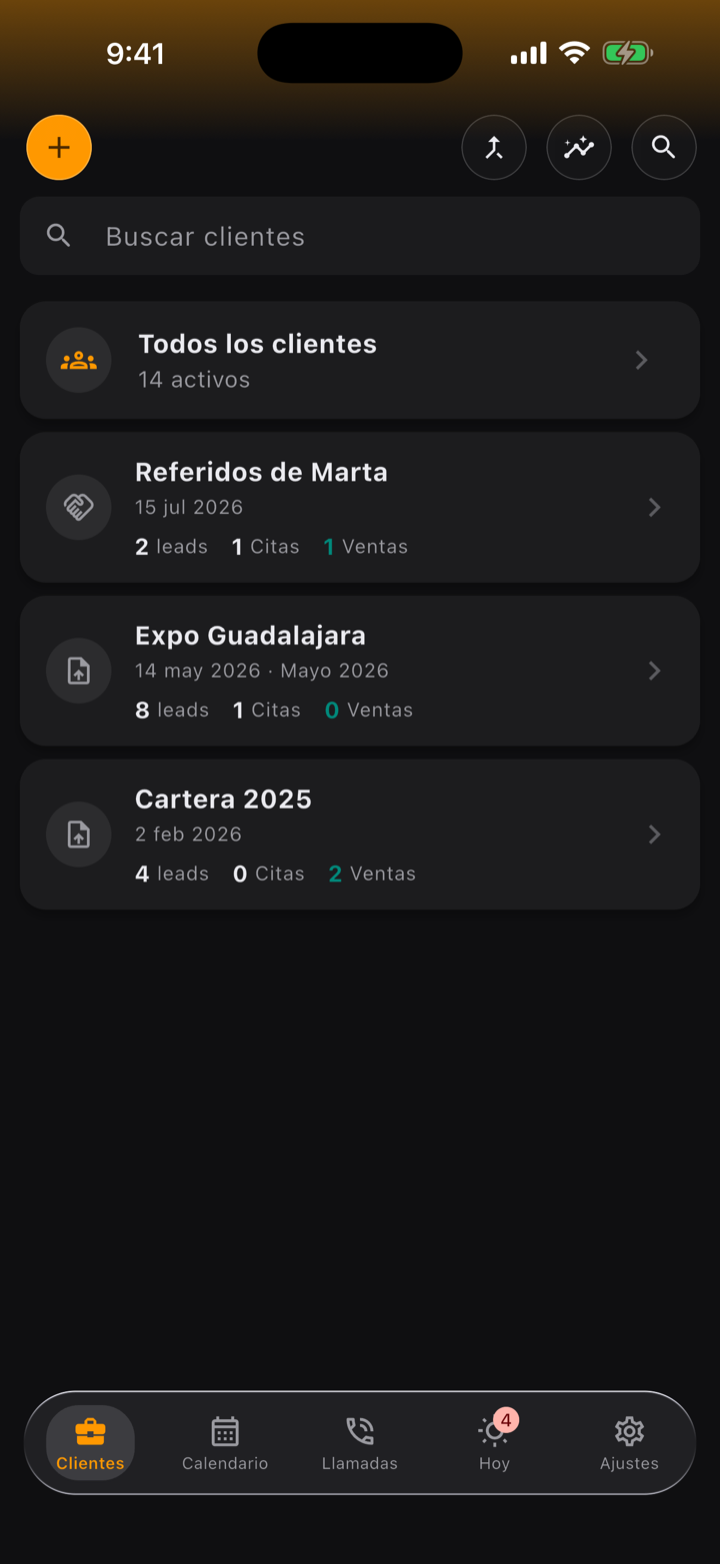 Pantalla de Clientes: bases de leads con sus números — referidos, expo y cartera — cada una con leads, citas y ventas.